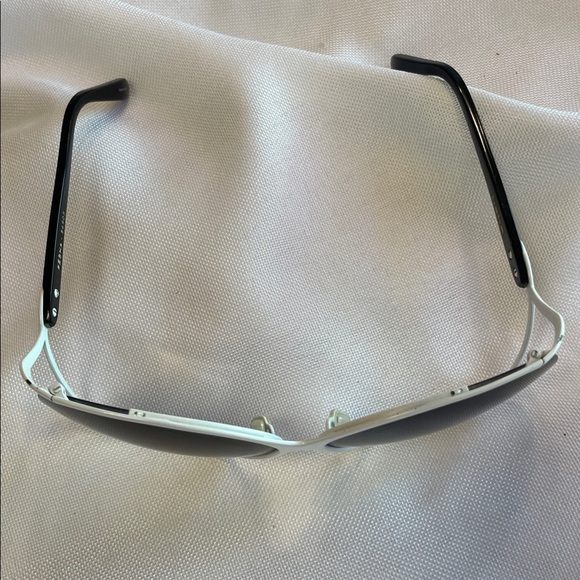 ?Bebe Elegant White Sunglasses with CASE main image 8